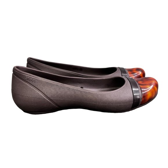Crocs Cap Toe Tortoiseshell Flats Slip on Shoes size 9 Brown Comfort Closed Toe - Picture 1 of 8